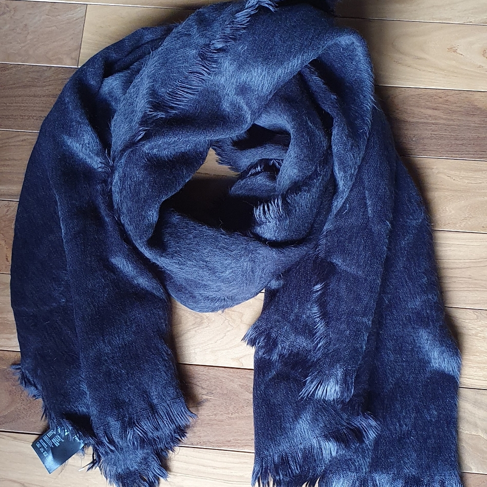 Big Furry HM Scarf